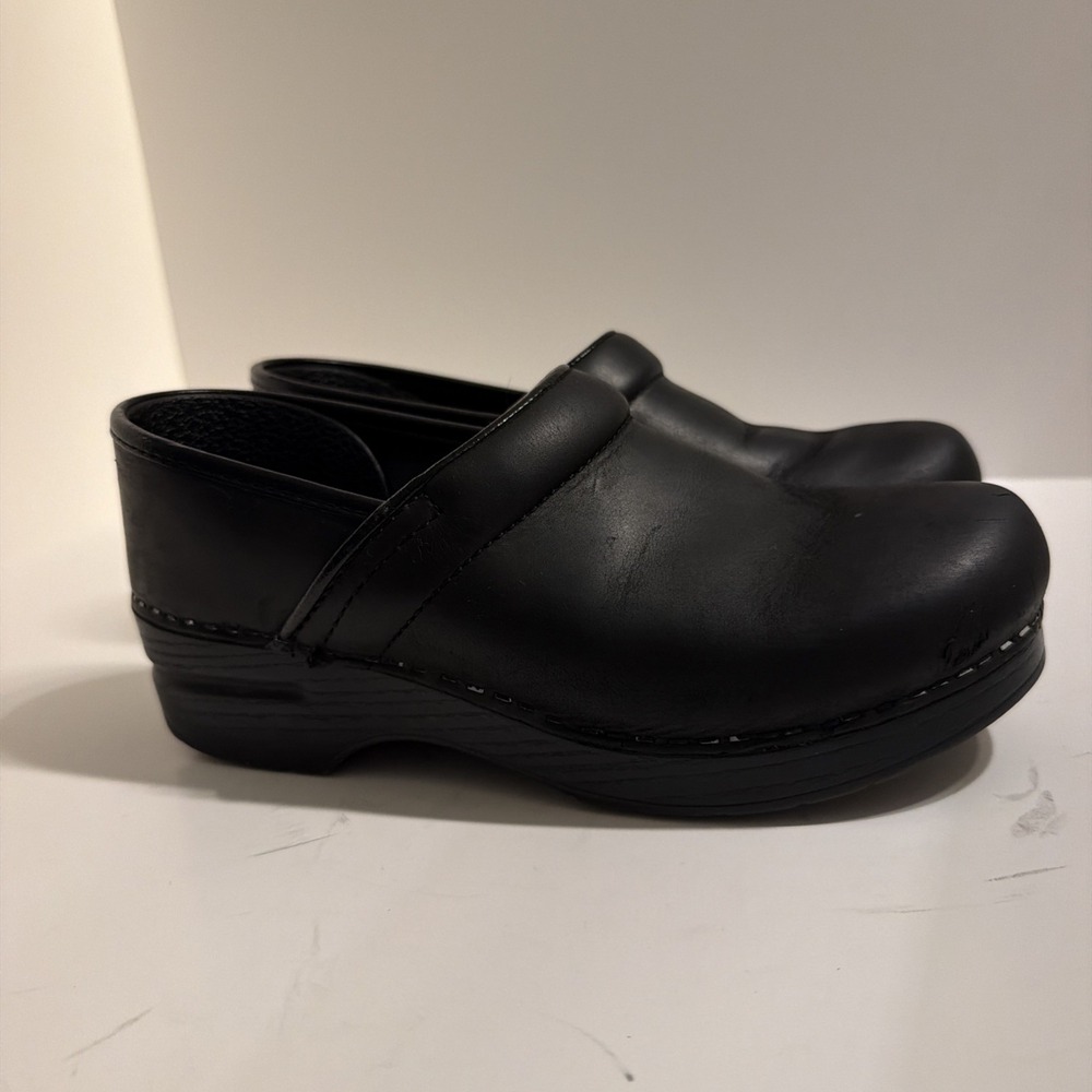 Dansko Professional Black Leather Clogs Mules Size 38 (7.5-8) Slip On Everyday